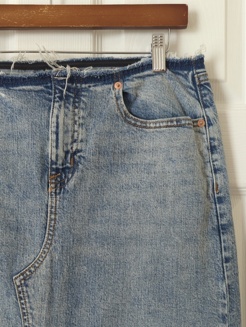 Wild Fable Classic Medium Wash Frayed Low Waisted Front Slit Denim Maxi Skirt 8 - Picture 3 of 11